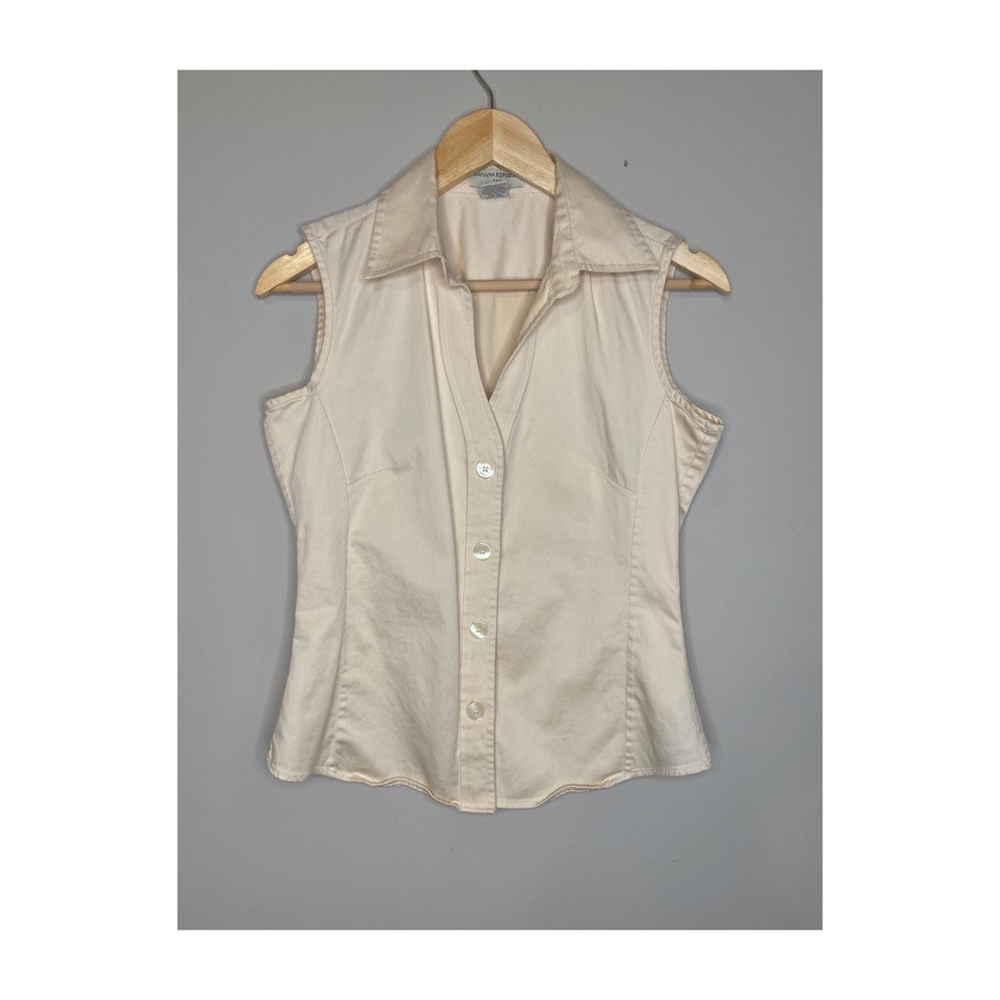 Women’s Sleeveless Button Down Shirt